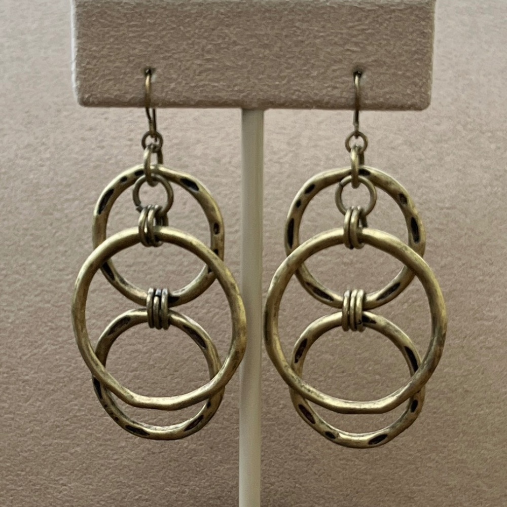 Interlocking Circle Necklace Earring Set - Picture 4 of 7